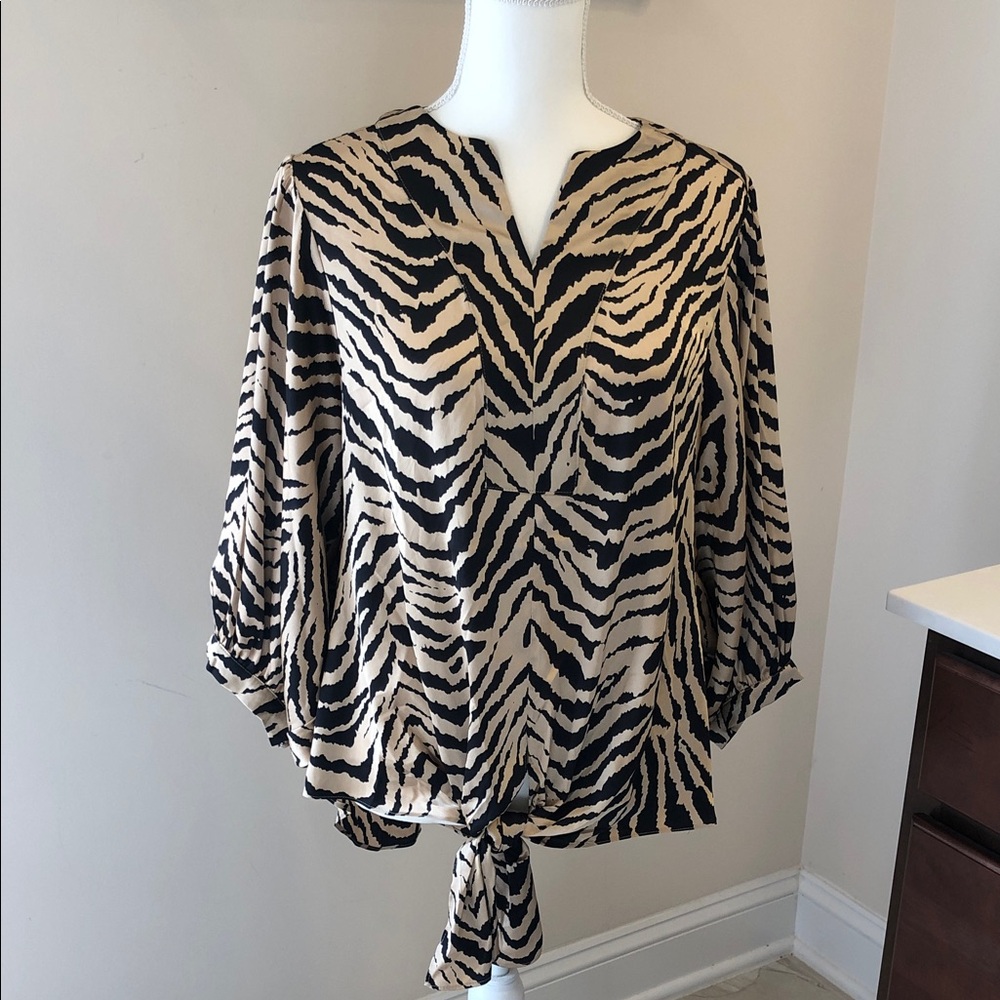 Chico’s NWT Capetian Zebra Print Tie Front   Top